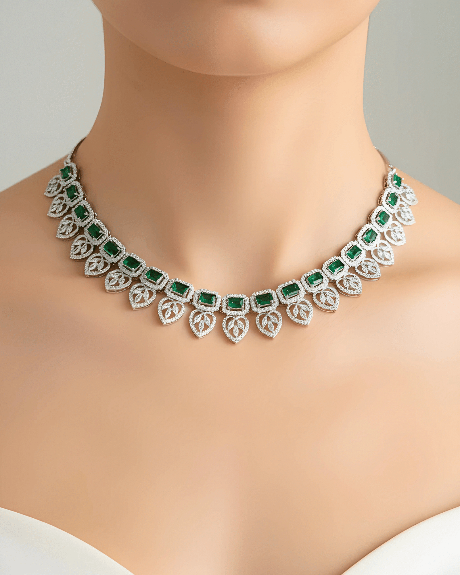 Emerald Radiance Necklace - Image 3