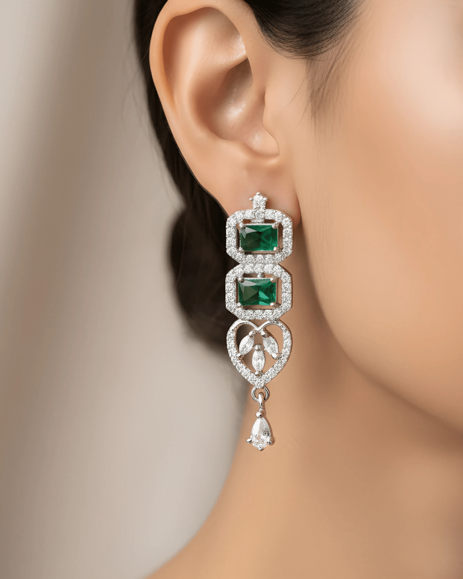 Emerald Radiance Necklace - Image 4