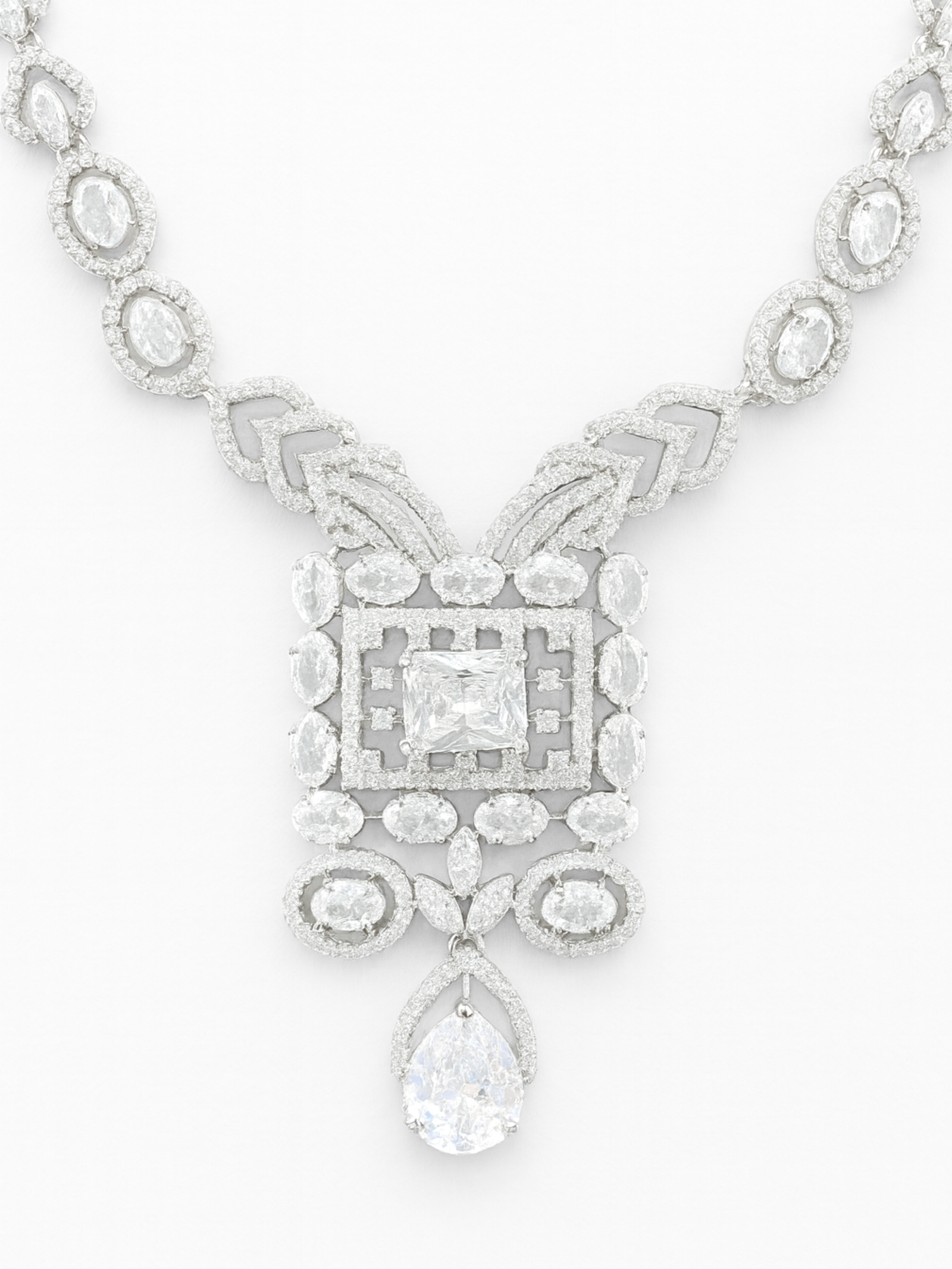 Deco Majesty Halo Necklace