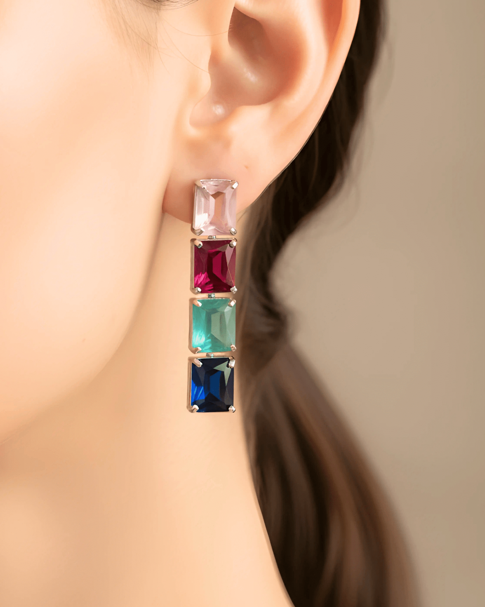 Prism Elegance Necklace - Image 4